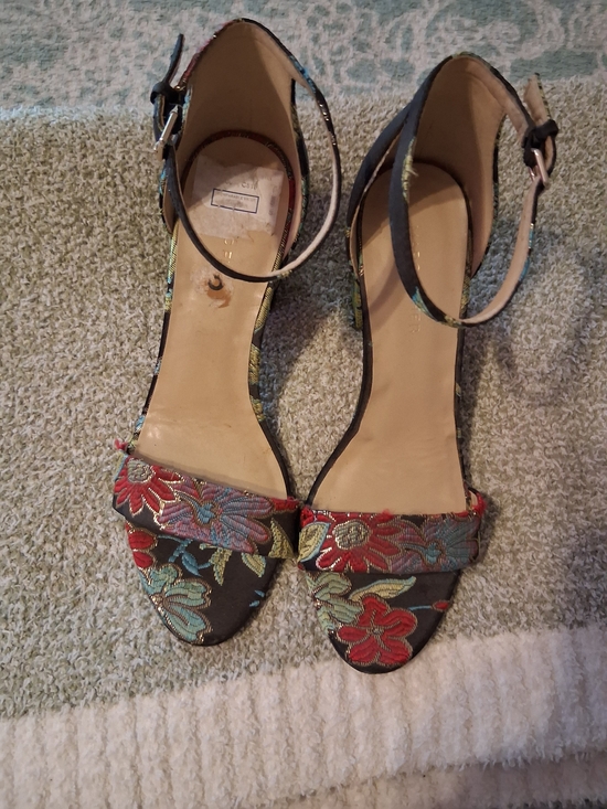 Marc Fisher Shoes - Marc Fisher Embroidered Floral Ankle-Strap Sandals in Multicolor